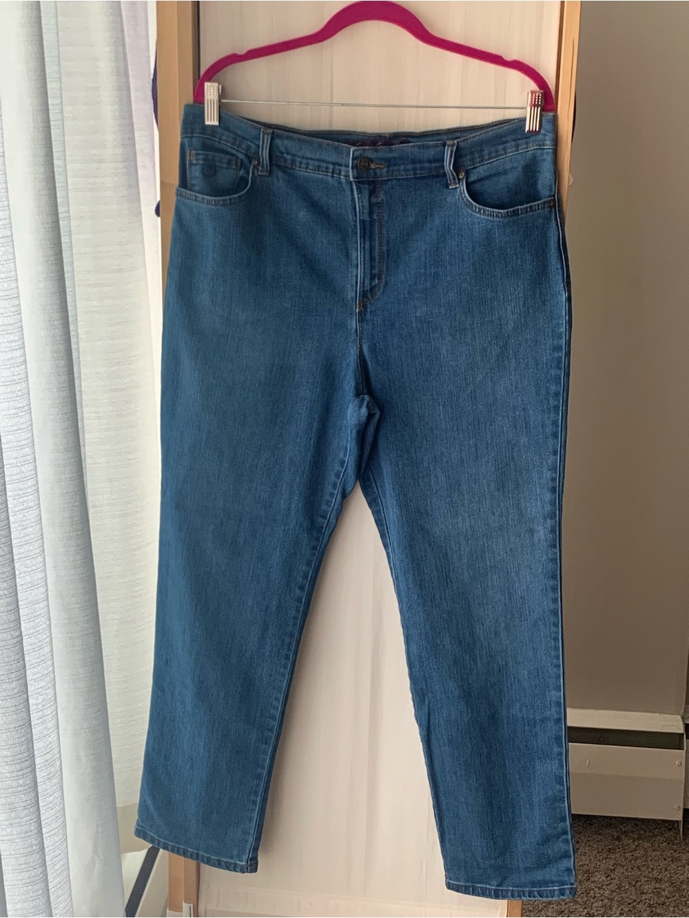 Gloria Vanderbilt Amanda Medium Wash High Rise Tapered Jeans 16